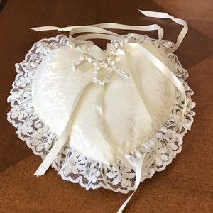 Vintage wedding ring holder